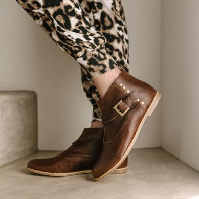 Liv Distressed Brown